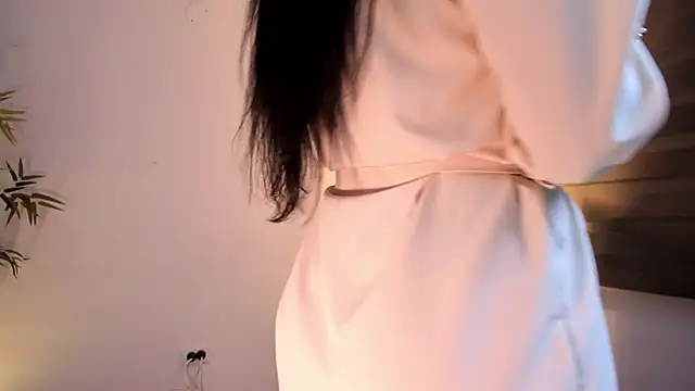 _aish_a_'s Webcam Show