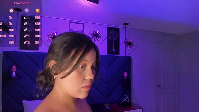 kiaraa_peach's Webcam Show