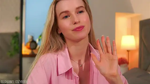 LornaCritchlow's Webcam Show