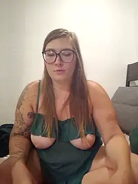 wildyoungNhorny's Webcam Show