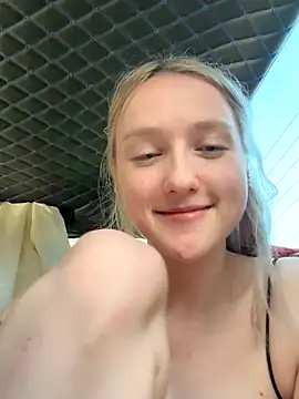 EmilyMood's Webcam Show