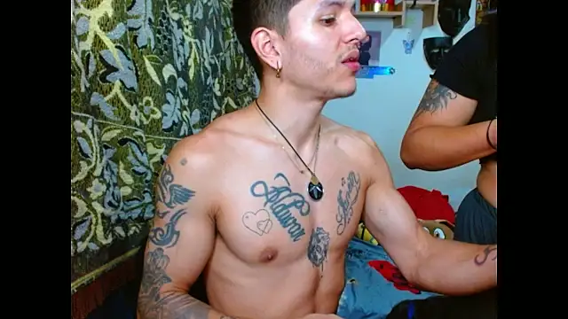 polla8_kbezon's Webcam Show