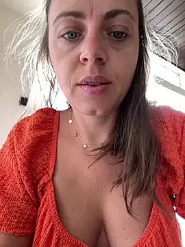 ladywithbigass' Webcam Show
