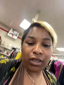 BigFineSelena's Webcam Show