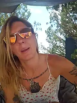 SheIsSomething's Webcam Show