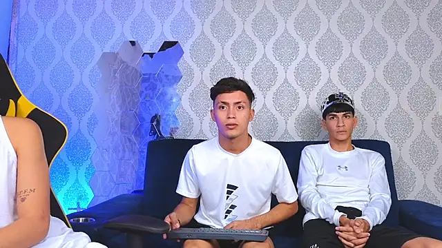 The_slim_boyss3's Webcam Show