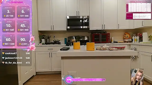 Blondiewithanass' Webcam Show