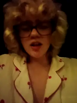 mcjbgfhjghiiiiujfyf's Live Sex Cam Show
