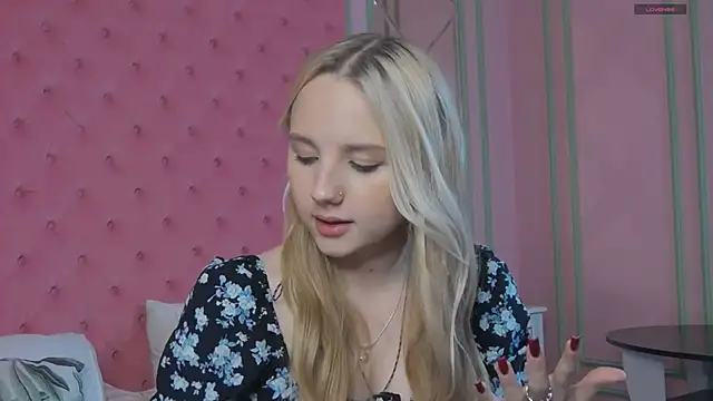 Sky_Cutie's Webcam Show