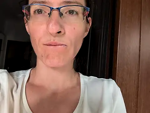 Milky_hairy_mommy's Webcam Show
