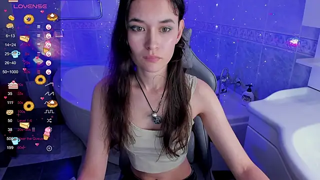 Emily_Strikeee's Webcam Show