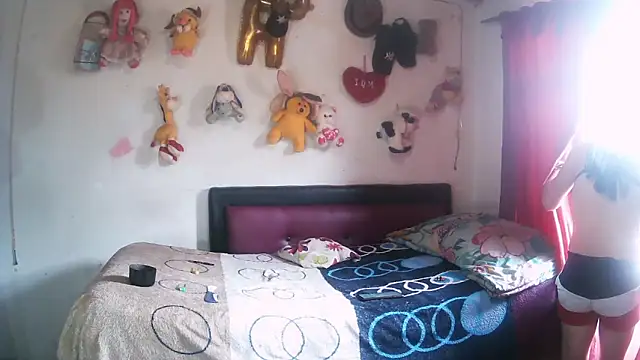 Pokazy przed kamerką – alexxa_dirty