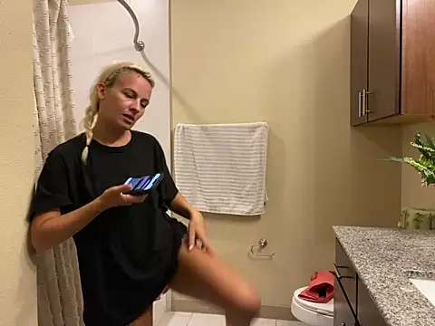girlfriendmissy's Webcam Show