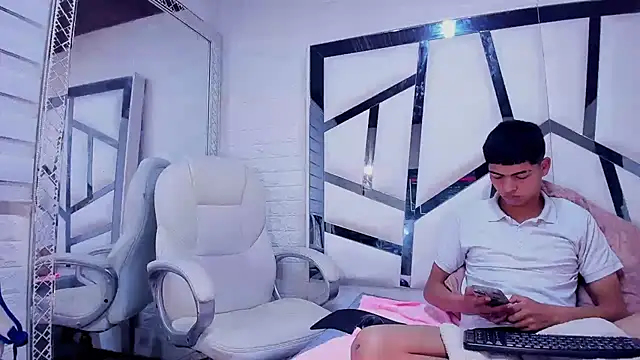 ClioandDemeteer's Webcam Show