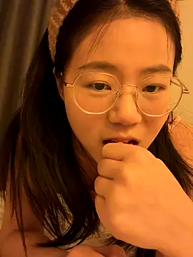 Ella-A9 Show in webcam