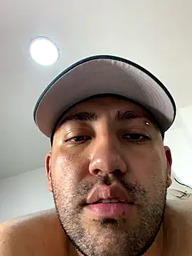 JuanZapata33's Webcam Show