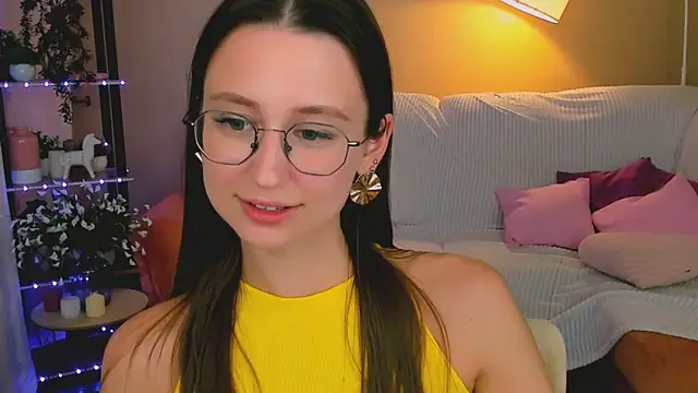 YourLovellyStory's Webcam Show