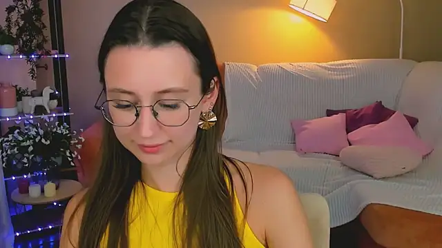 YourLovellyStory's Webcam Show