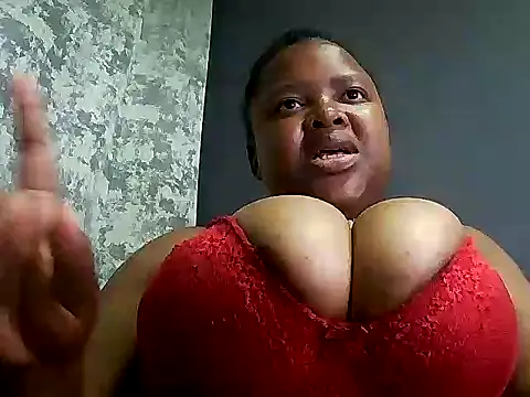 MegaBustyQueen's Webcam Show