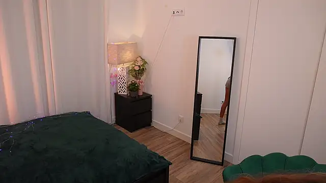 yess_kiki's Webcam Show