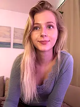 LunaRase's Webcam Show