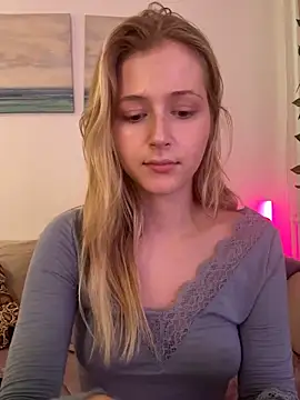 LunaRase's Webcam Show