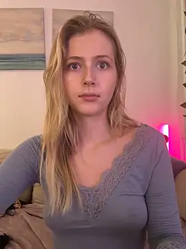 LunaRase's Webcam Show