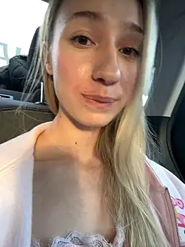 Lia__Love's Webcam Show