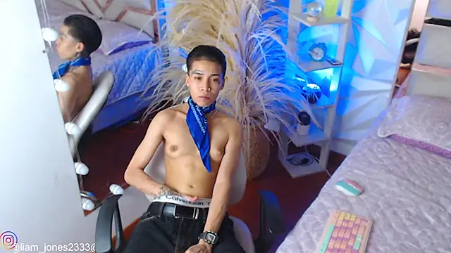 Jonesliam23's Webcam Show