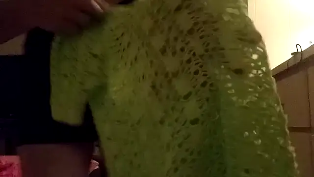 wetnwildforyou's Webcam Show