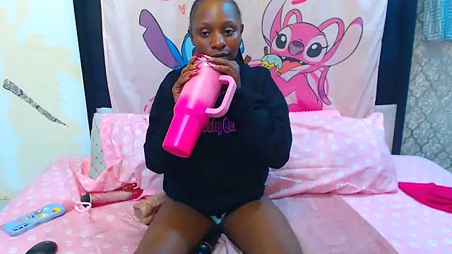 LonelyQueenxx25's Webcam Show