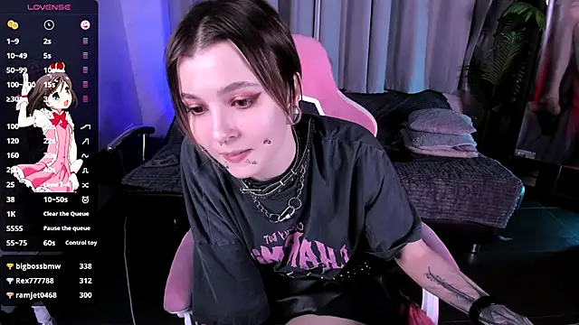 MiraVelle's Webcam Show