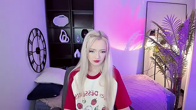 EmilyAir's Webcam Show
