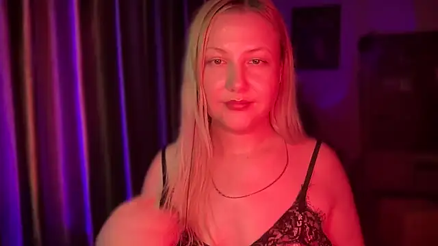 H0LLYGuess' Webcam Show