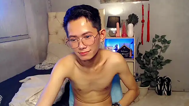 Boy_for_Rent69's Webcam Show