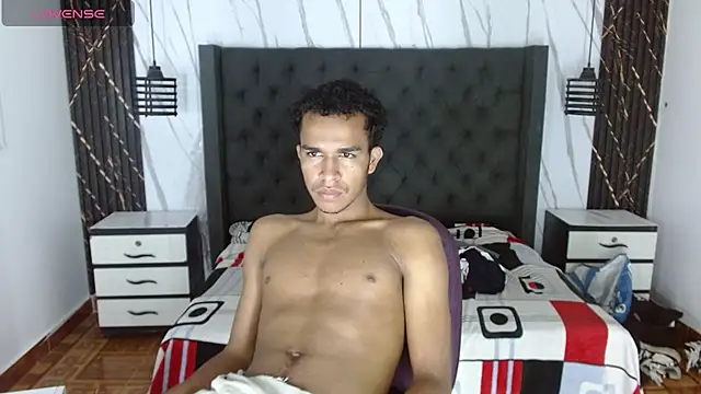 aston_xvera's Webcam Show