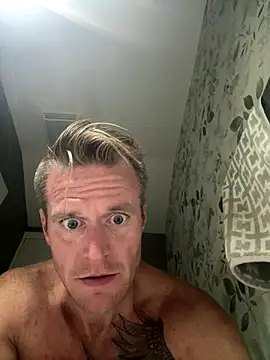DILFiGuess11's Webcam Show