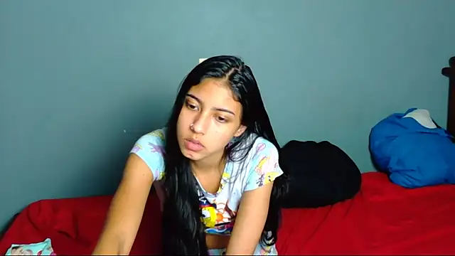 strawberrymia68's Webcam Show