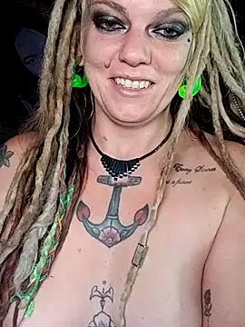 Horny_hippie's Webcam Show