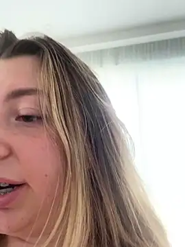 curvyflawless' Webcam Show