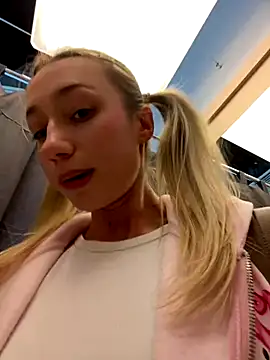 Lia__Love's Webcam Show