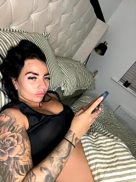BELLABLACKXUK's Live Sex Cam Show