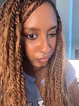 Your_Paris' Live Sex Cam Show