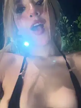 SweetBunnyGF's Live Sex Cam Show