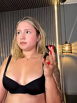 MiaPetit_'s Live Sex Cam Show