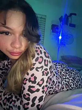 MaddieHeart's Live Sex Cam Show