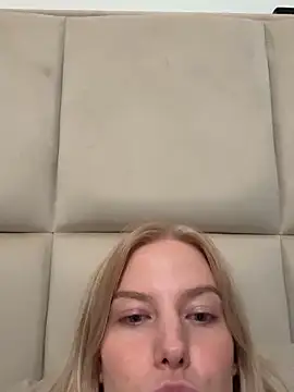 Chloemillerrxx's Live Sex Cam Show