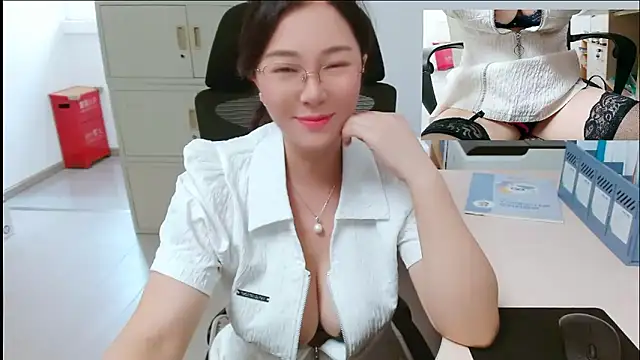 OL-Lily's Webcam Show