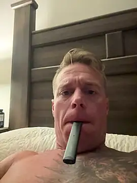 DILFiGuess11's Live Sex Cam Show