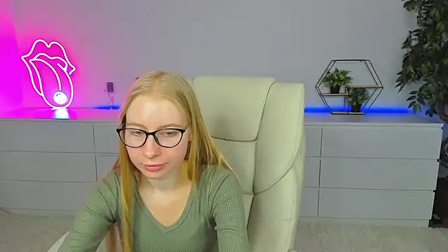 Alina_Blonde's Live Sex Cam Show